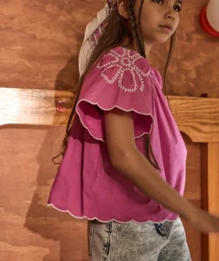 Blouse fille violette manches papillon brodées