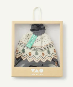 Bonnet bébé garçon motifs hivernaux avec pompon