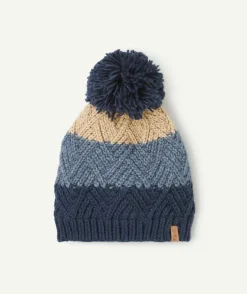 Bonnet en tricot garçon en fibres recyclées bleu, bleu marine et beige avec pompon