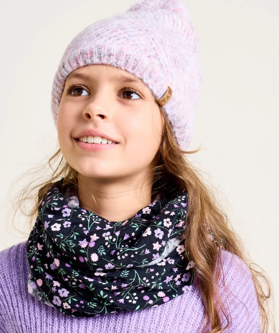Bonnet fille tricoté en fibres recyclées à pompon rose pastel