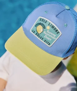 Casquette garçon bleu et jaune avec patch brodé