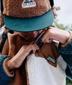 Casquette garçon en sherpa marron et bleu marine