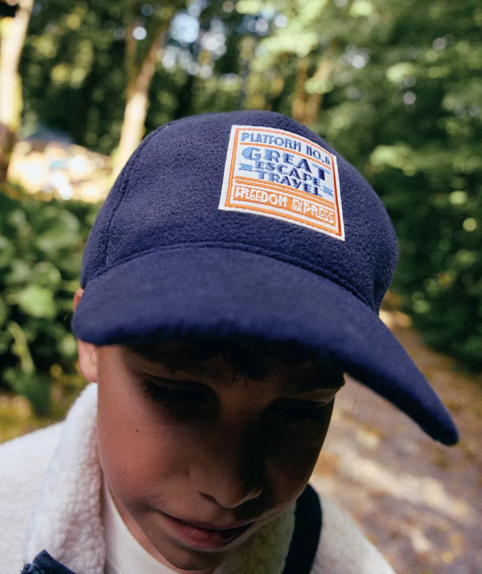 Casquette polaire garçon bleu marine avec patch et messages
