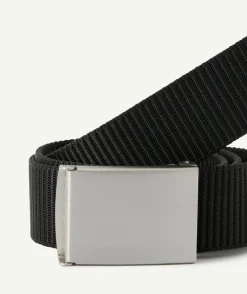 Ceinture noire avec boucle métallique