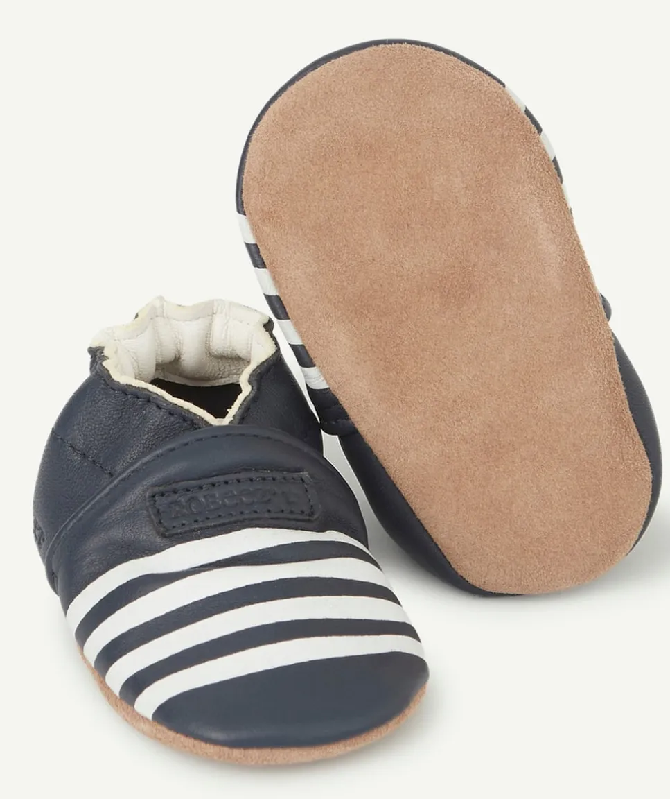 Chaussons bébé bleu marine en partie en cuir avec rayures blanches