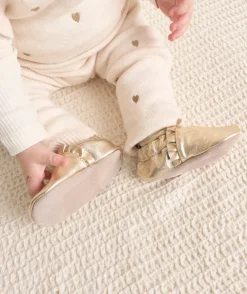 Chaussons bébé fille couleur dorée