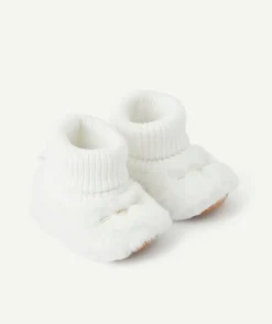 Chaussons bébé fille en fausse fourrure blanche