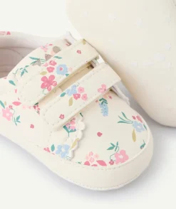 Chaussons bébé fille fleuris