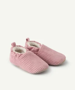 Chaussons bébé fille rose côtelé douillet
