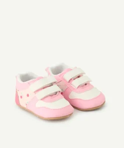 Chaussons style baskets bébé fille rose et blanc