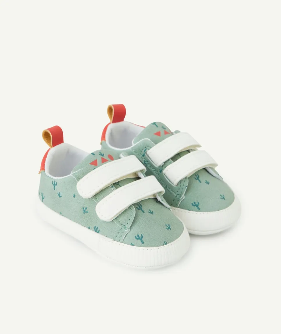 Chaussons style baskets bébé garçon verts imprimés cactus