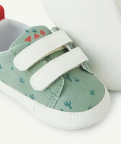 Chaussons style baskets bébé garçon verts imprimés cactus