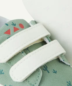 Chaussons style baskets bébé garçon verts imprimés cactus