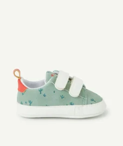 Chaussons style baskets bébé garçon verts imprimés cactus