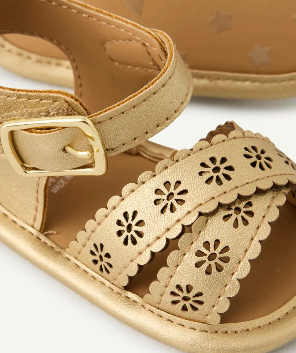 Chaussures bébé fille couleur dorée