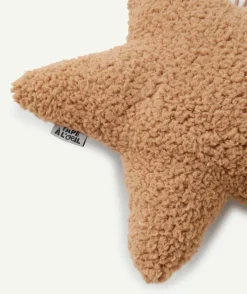 Coussin de décoration étoile effet bouclette marron