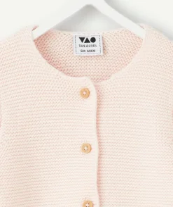 Gilet naissance fille en maille rose pâle
