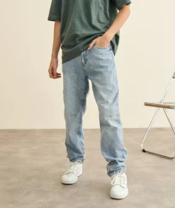 Jean garçon droit denim délavé