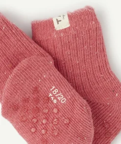 Les chaussettes anti-dérapantes roses