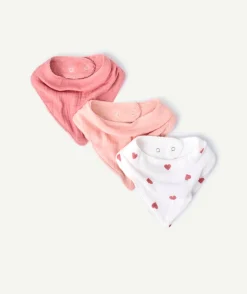 Lot de 3 bavoirs bandanas bébé fille rose imprimés coeurs