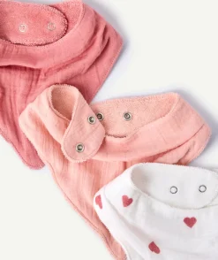 Lot de 3 bavoirs bandanas bébé fille rose imprimés coeurs