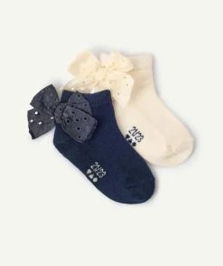 Lot de 2 chaussettes bébé fille unies avec noeud en broderie
