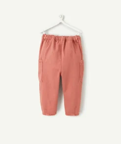 Pantalon relax bébé garçon en fibres recyclées rose avec poches