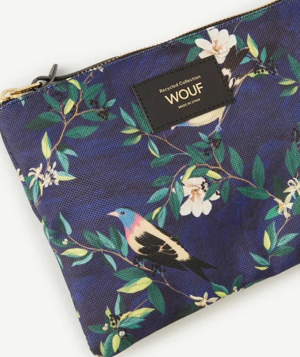 Petite pochette en fibres recyclées bleue et imprimée oiseaux