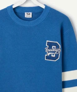 Pull garçon bleu avec patch brodé