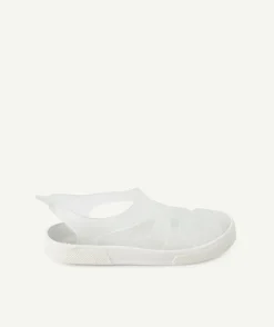 Sandales enfant pour la plage transparente