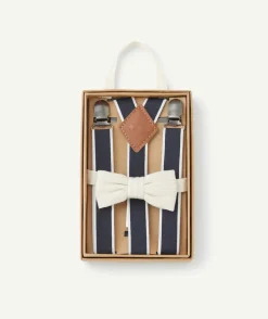 Set garçon avec bretelles élastiquées bleues et noeud papillon beige