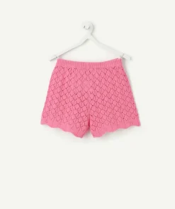 Short fille en maille ajourée rose