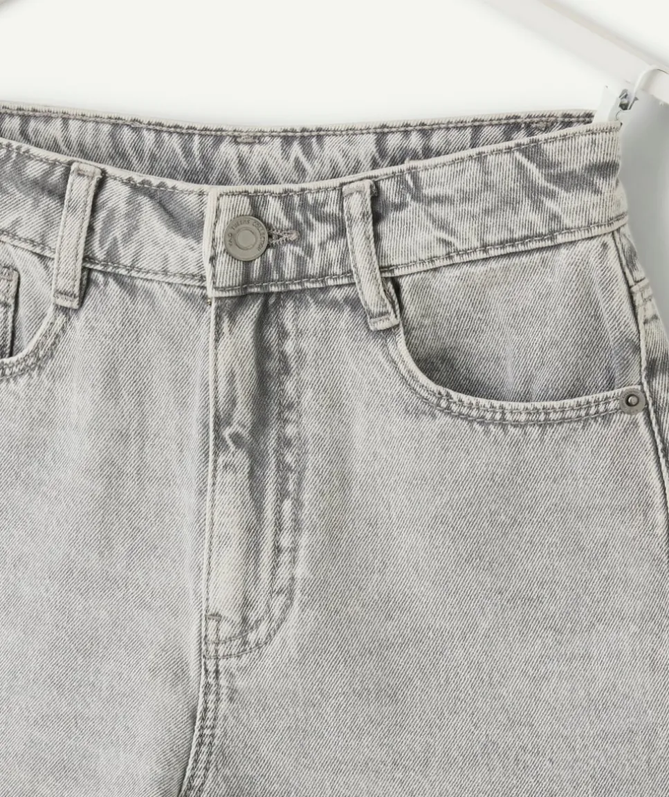 Short fille mom jean gris