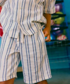 Short garçon rayé avec cordon