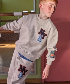 Sweat garçon gris imprimé patchs coupe droite