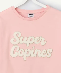 T-shirt fille rose avec message brodé